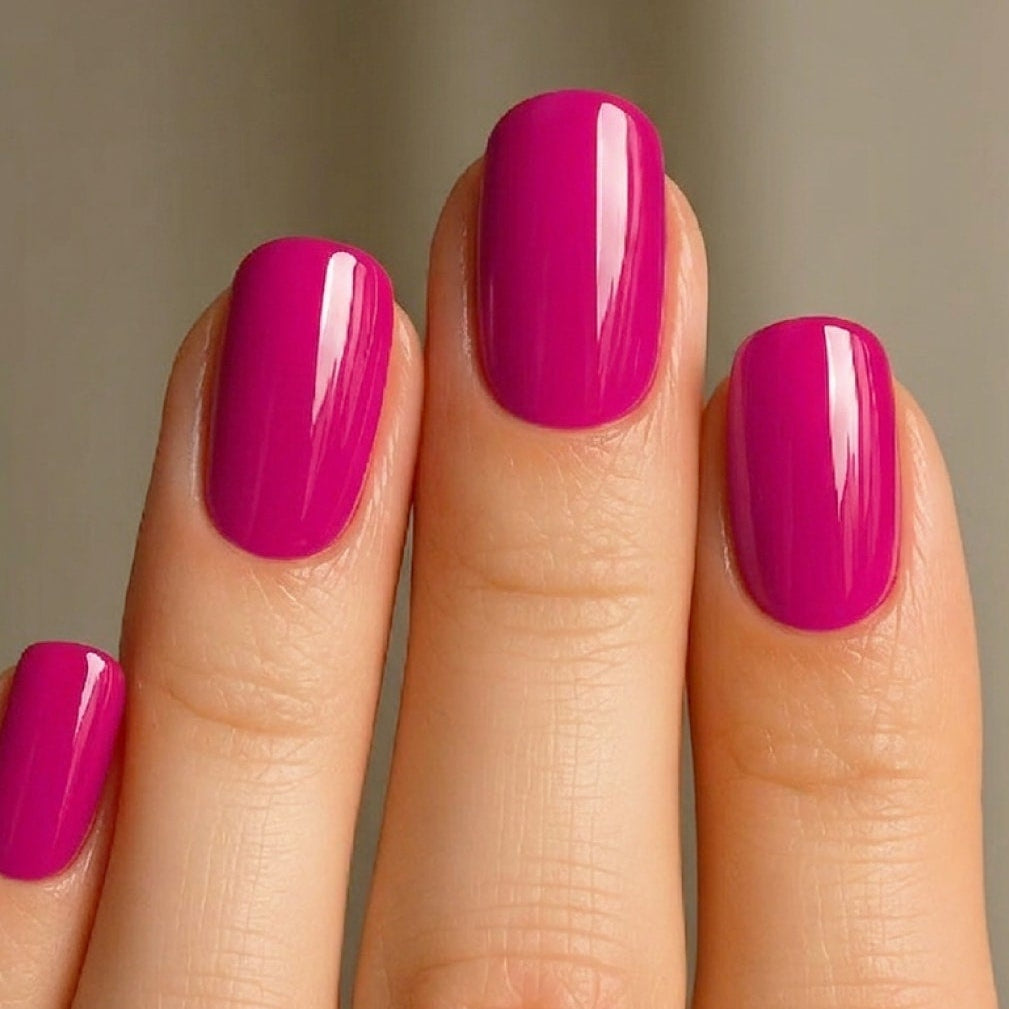 Smalto Peel Off Lac MI-NY con finish extraglossy su unghie naturali