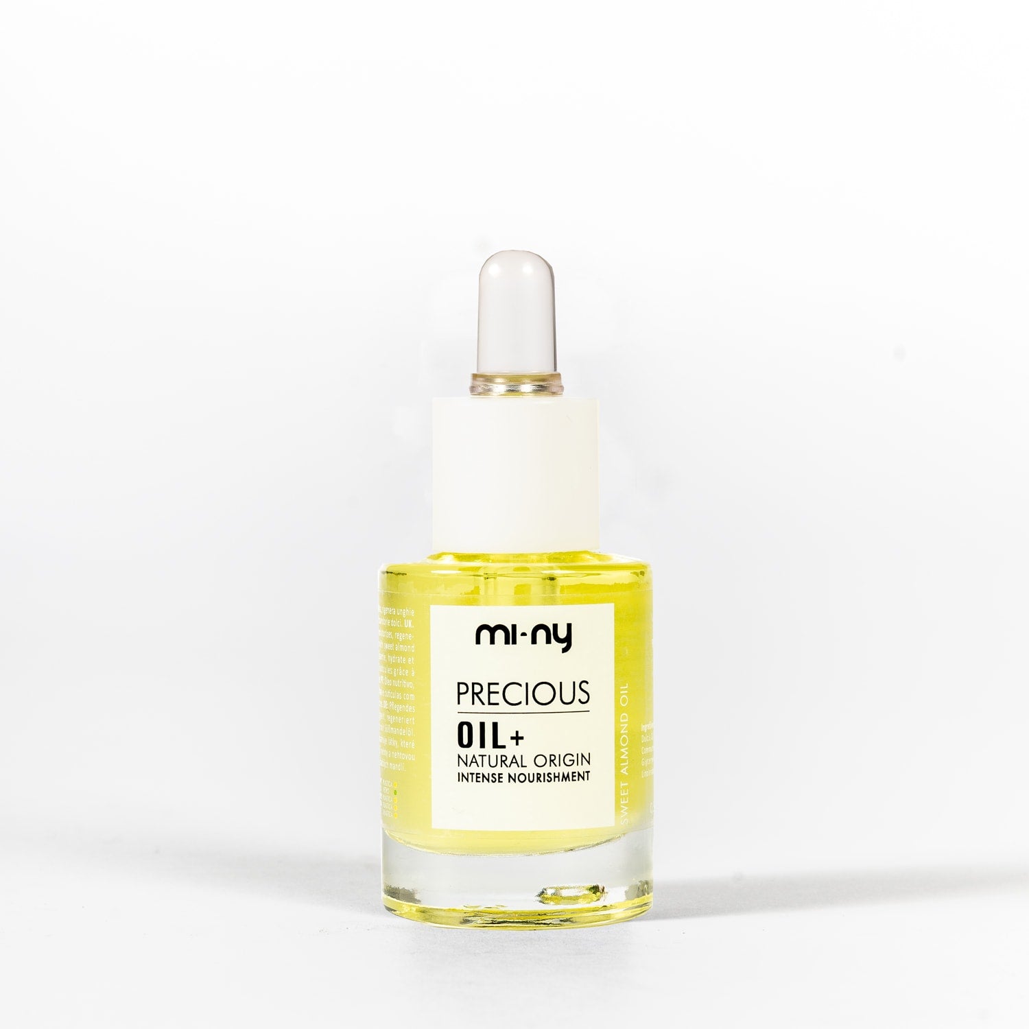 PRECIOUS OIL macht die Nägel & Nagelhaut geschmeidig, nährt und regeneriert.