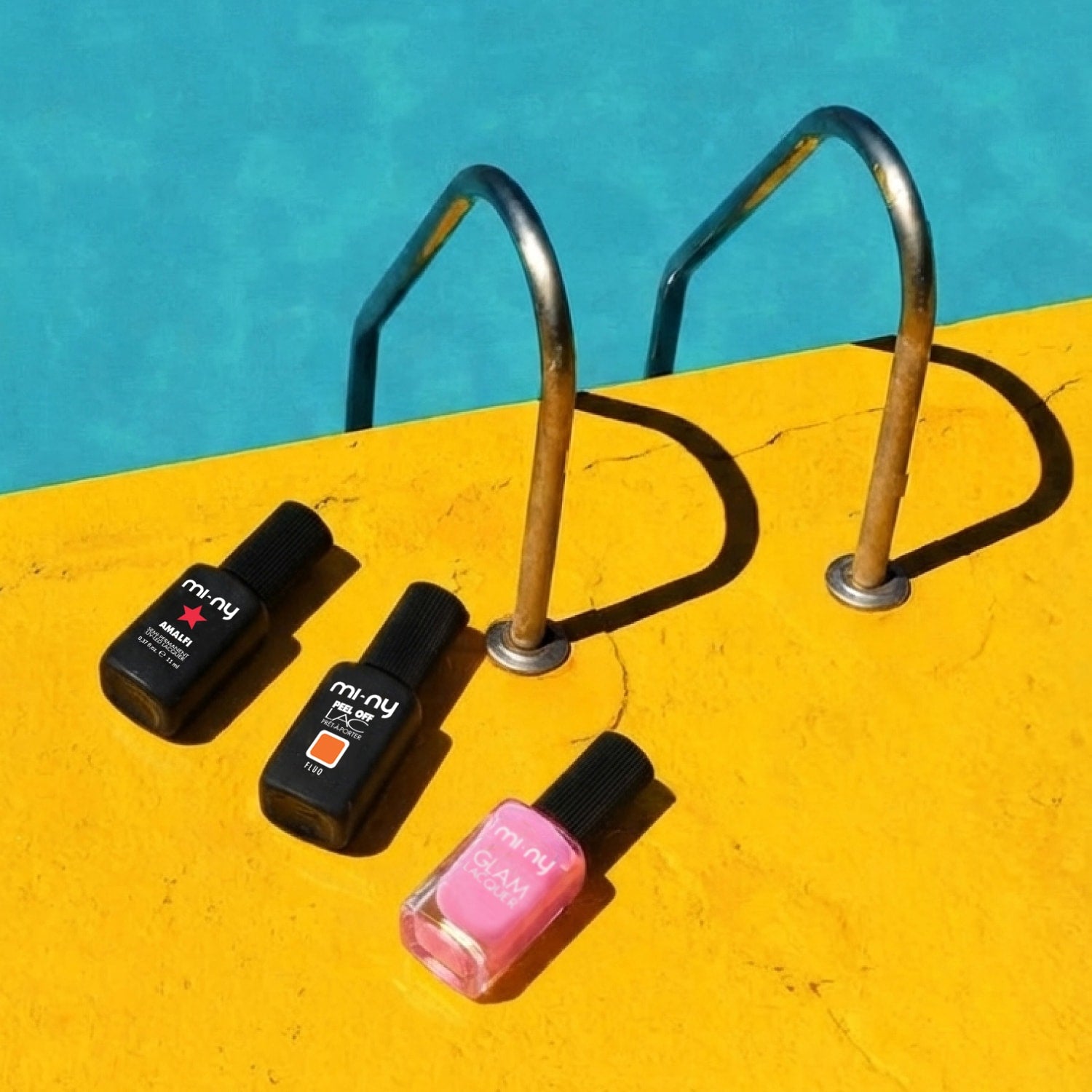 Banner promozionale quadrato Summer Sales piscina con smalti mi-ny con sconto fino al 40%